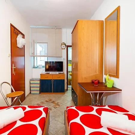 Apartment Belemi *